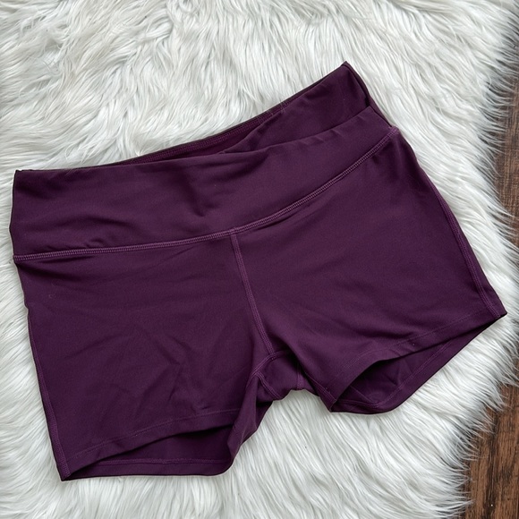 IDEALFIT | Core Training Shorts | Dark Berry | Size L - Picture 2 of 8